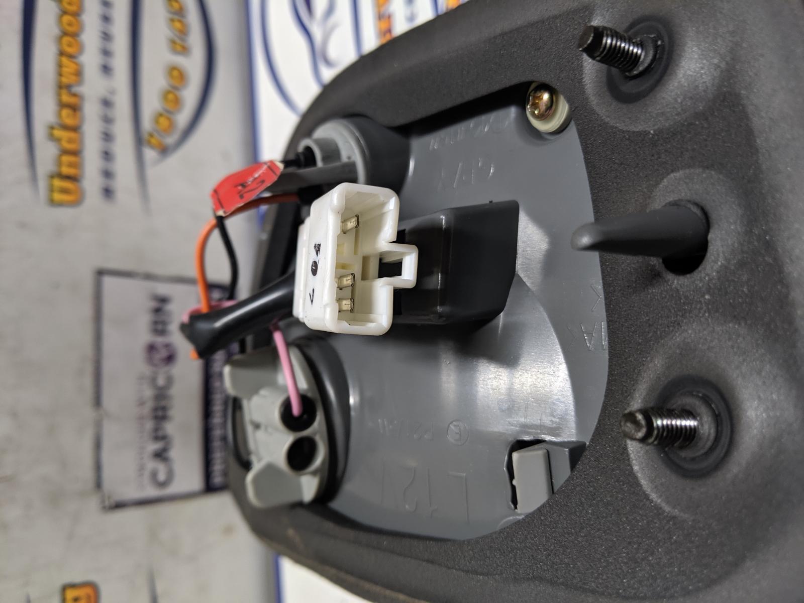 2005 Hyundai Sonata Rear Garnish View Auto part Rear Garnish Hyundai Sonata 2005