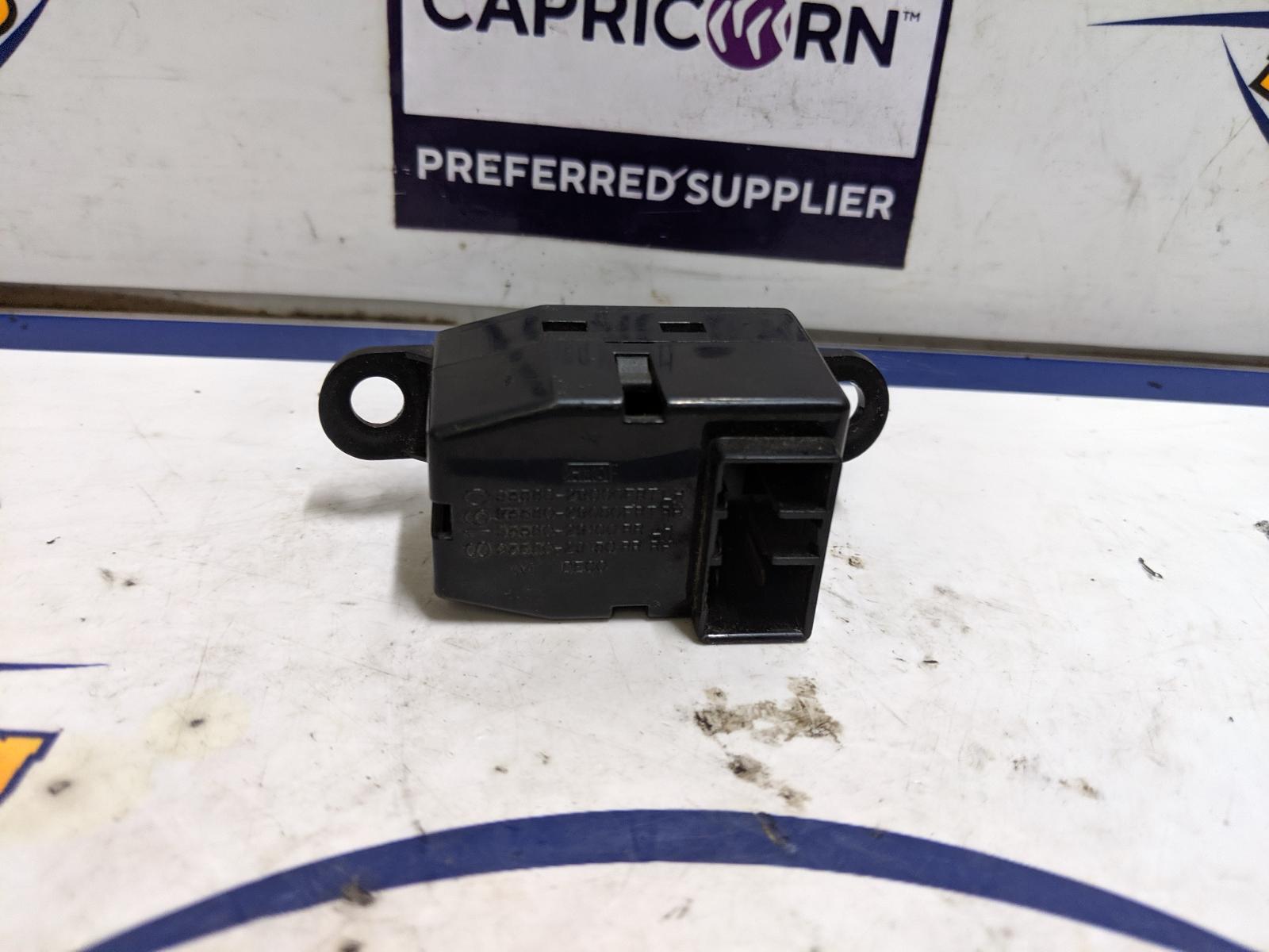 2000 Hyundai Lantra Pwr Dr Wind Switch View Auto part Pwr Dr Wind Switch Hyundai Lantra 2000