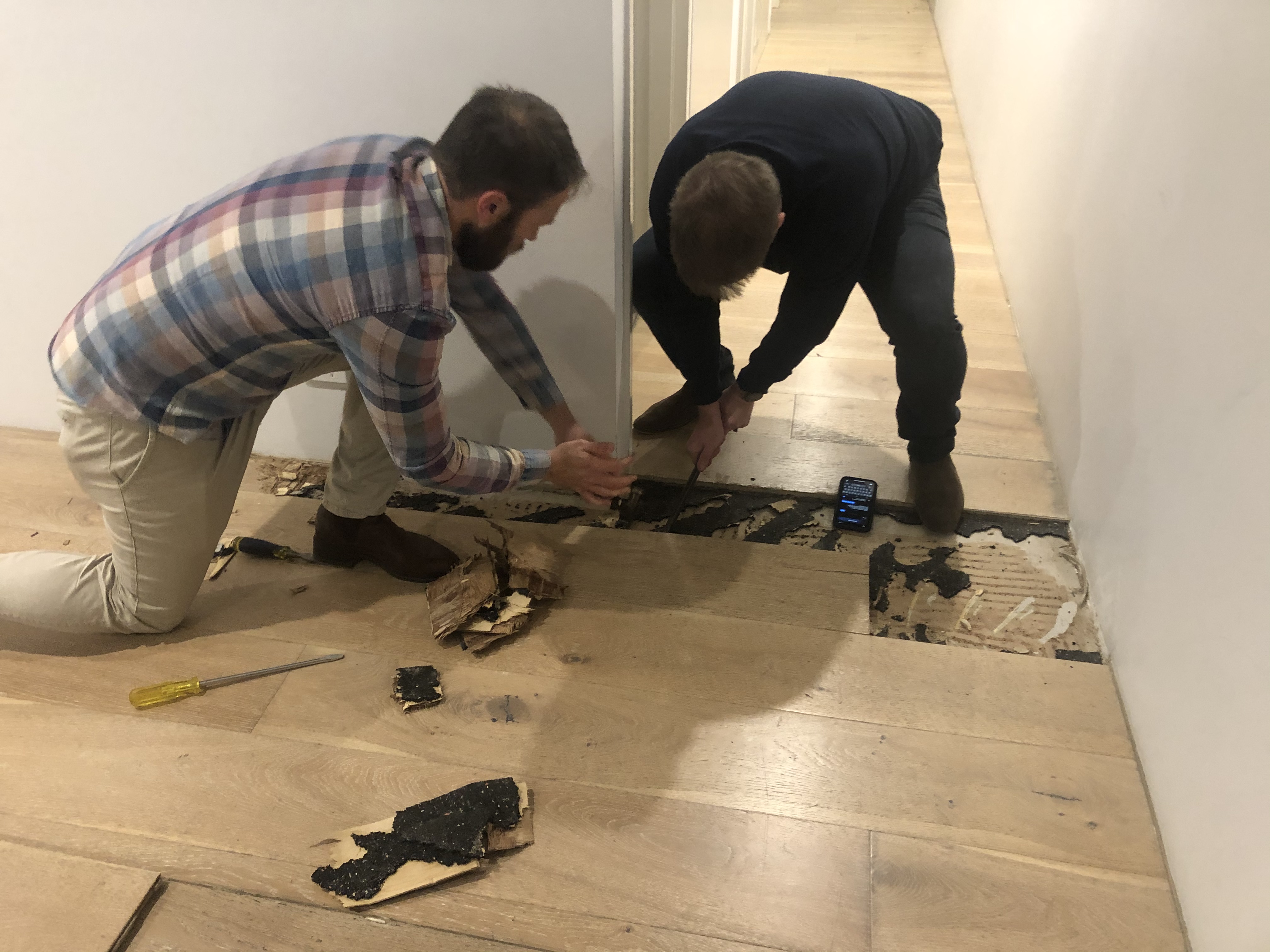 Engineer Floorboards Glued Underlay Concrete Floor Tiler required in