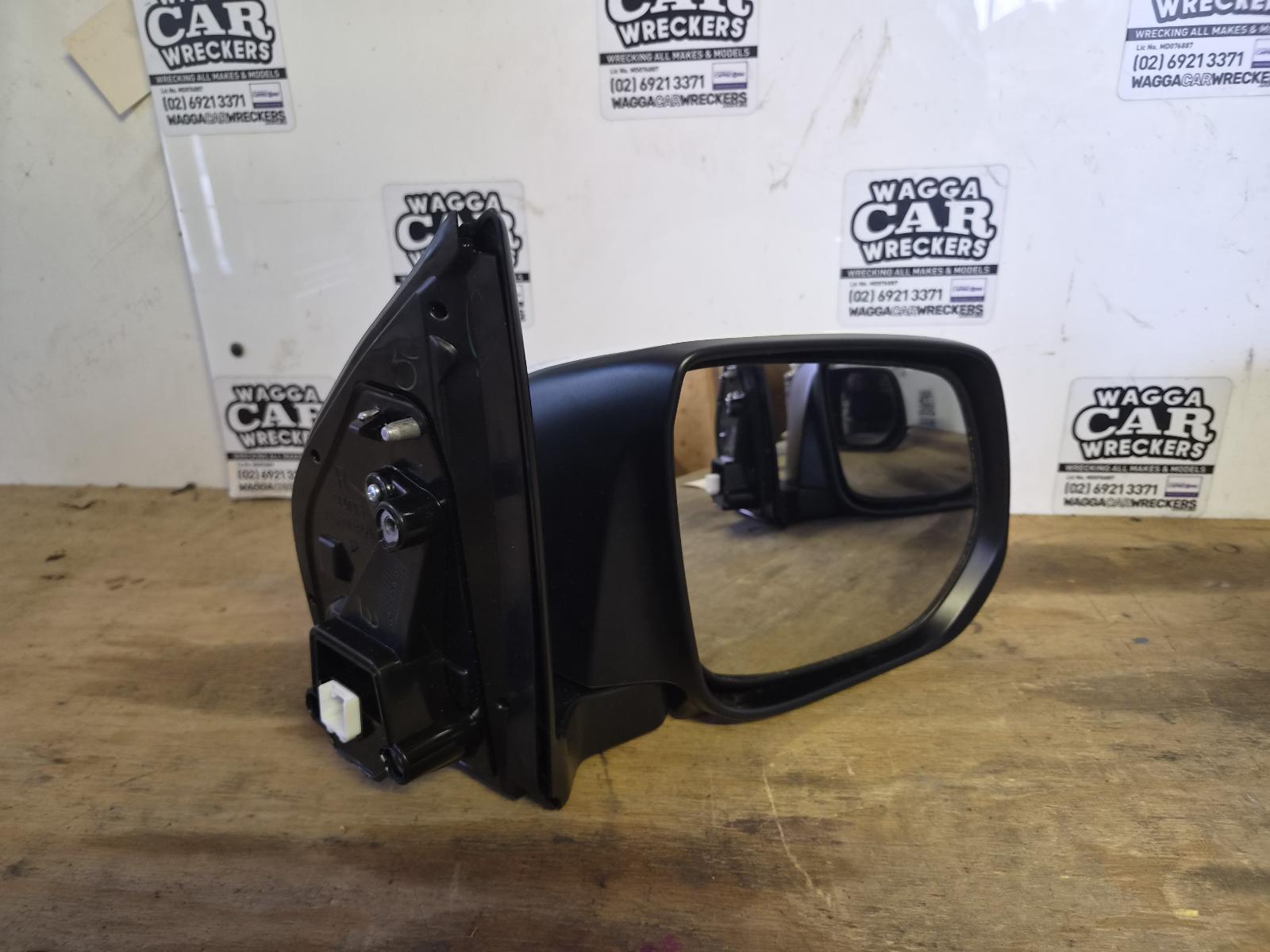 2014 Isuzu Dmax Right Door Mirror View Auto part Right Door Mirror Isuzu Dmax 2014