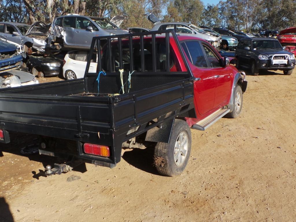 View Auto part Right Front Window Reg/Motor Mitsubishi Triton 2008