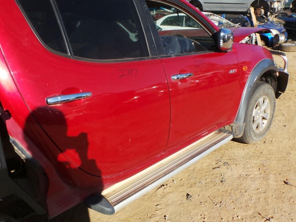 View Auto part Right Front Window Reg/Motor Mitsubishi Triton 2008