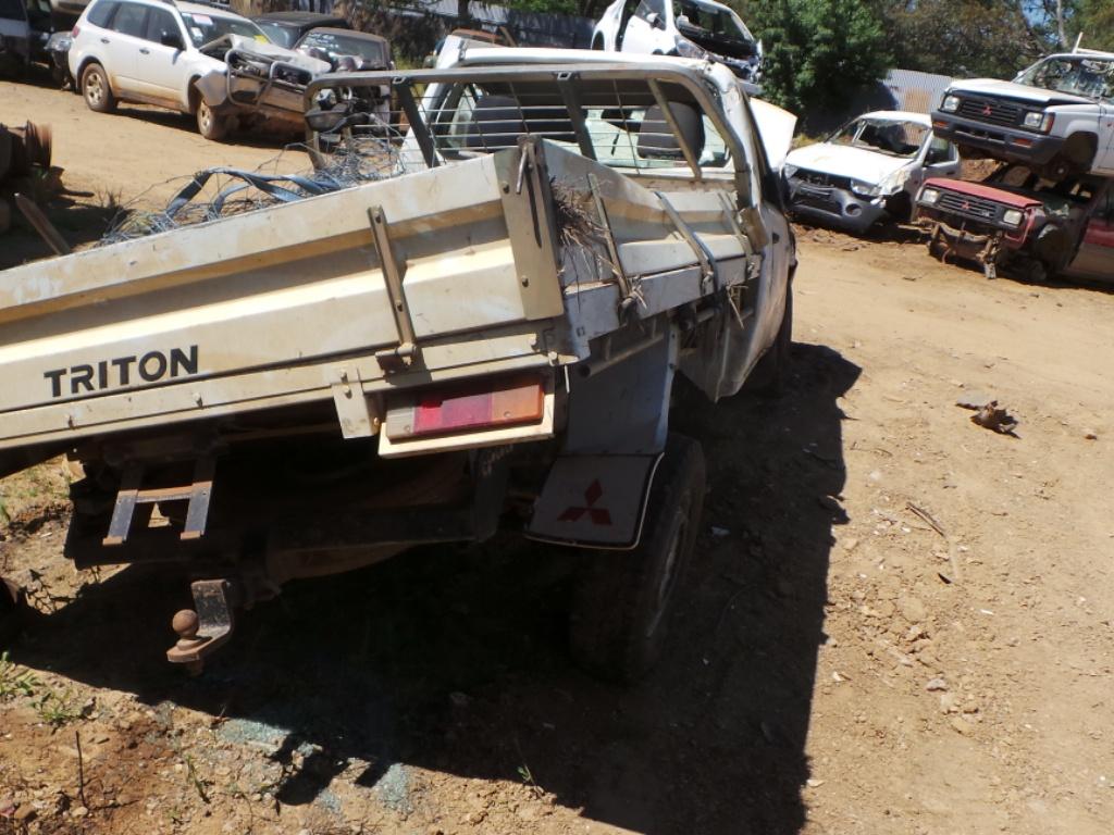 View Auto part Door/Boot/Gate Lock Mitsubishi Triton 2009