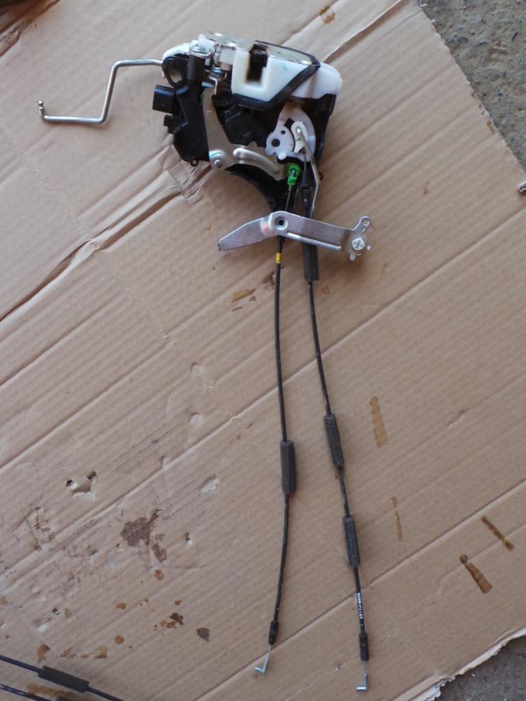 View Auto part Door/Boot/Gate Lock Mitsubishi Triton 2009