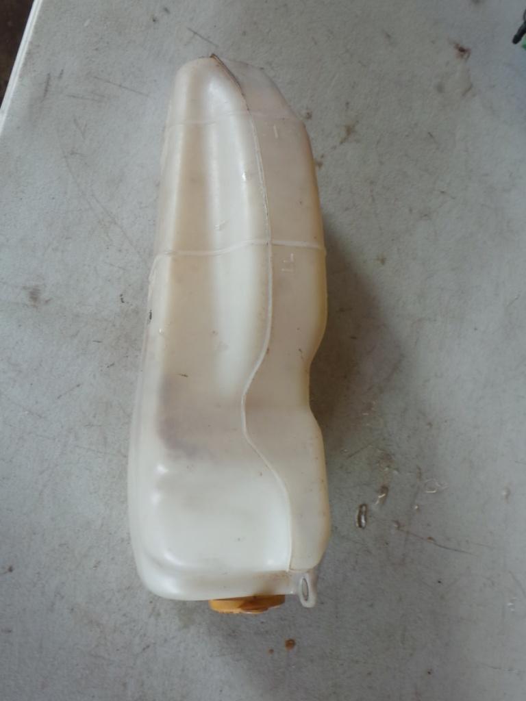 View Auto part Overflow Bottle Subaru Impreza 2001