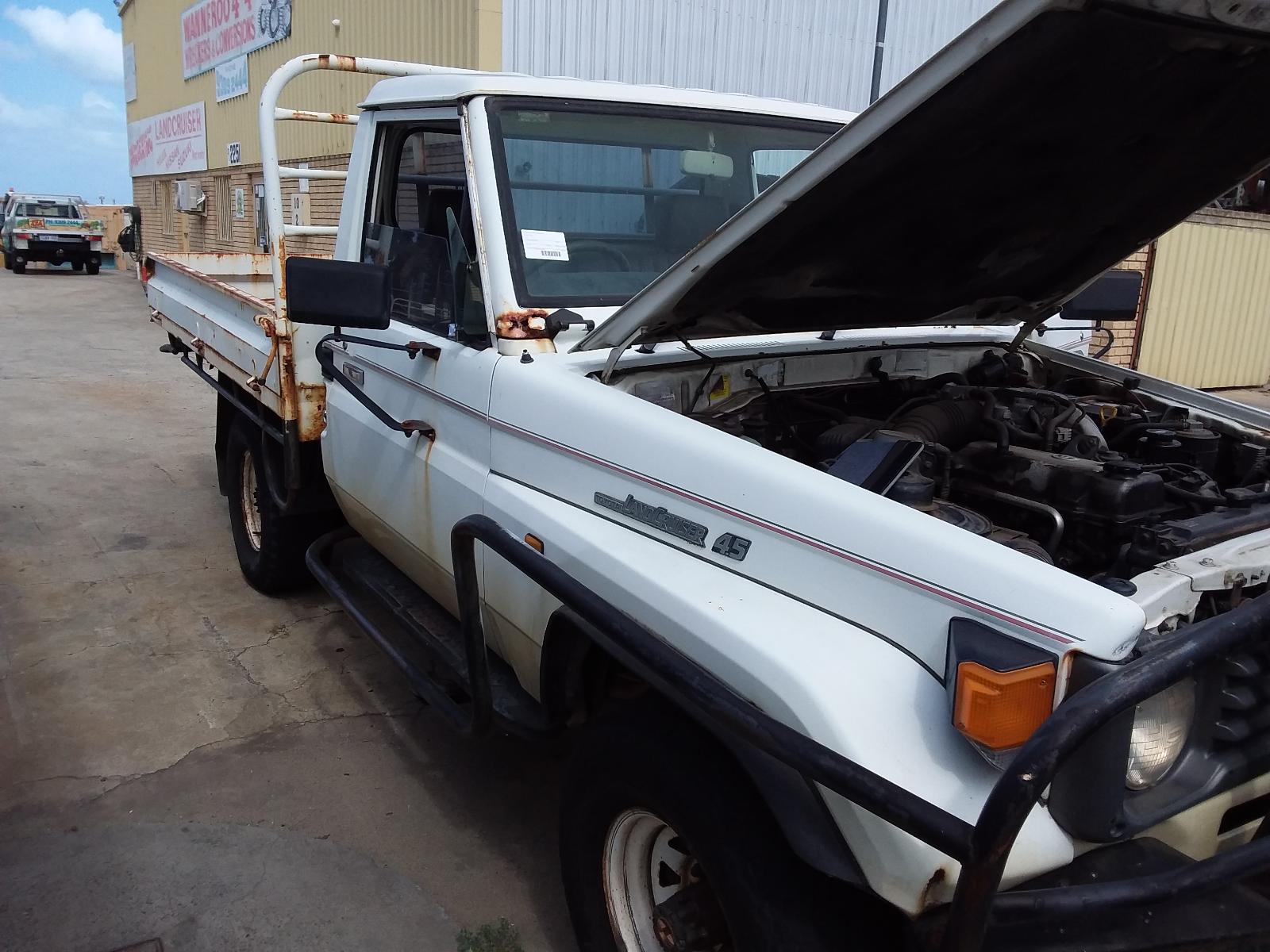 View Auto part Rear Diff Housing Toyota Landcruiser 1993