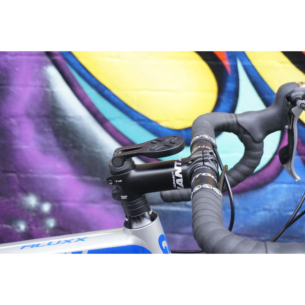 Studio Proper M Lock Car Mount
