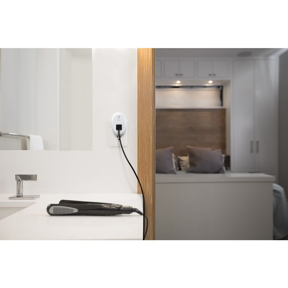 TP-LINK Smart WiFi Plug with Energy Monitoring HS110