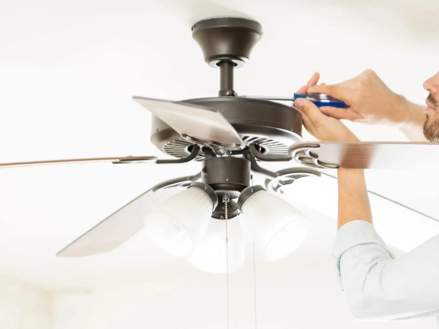 how-much-does-an-electrician-cost-2025