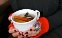 Hot_Spiced_–_the_Next_Cider_Craze Cider-in-hands