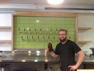 Growler store opens in melbourne beermash-WEB