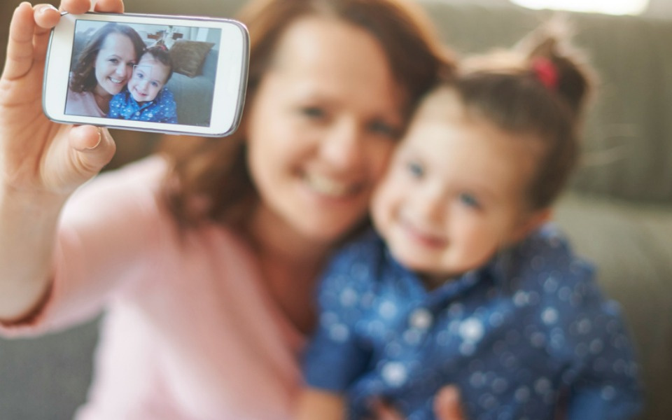 Survey finds parents upload over 1000 pics of their child before they reach the age of 5