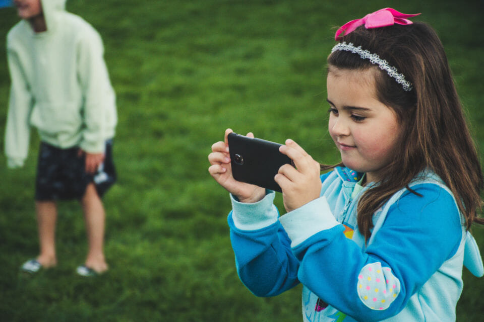 Survey finds parents upload over 1000 pics of their child before they reach the age of 5