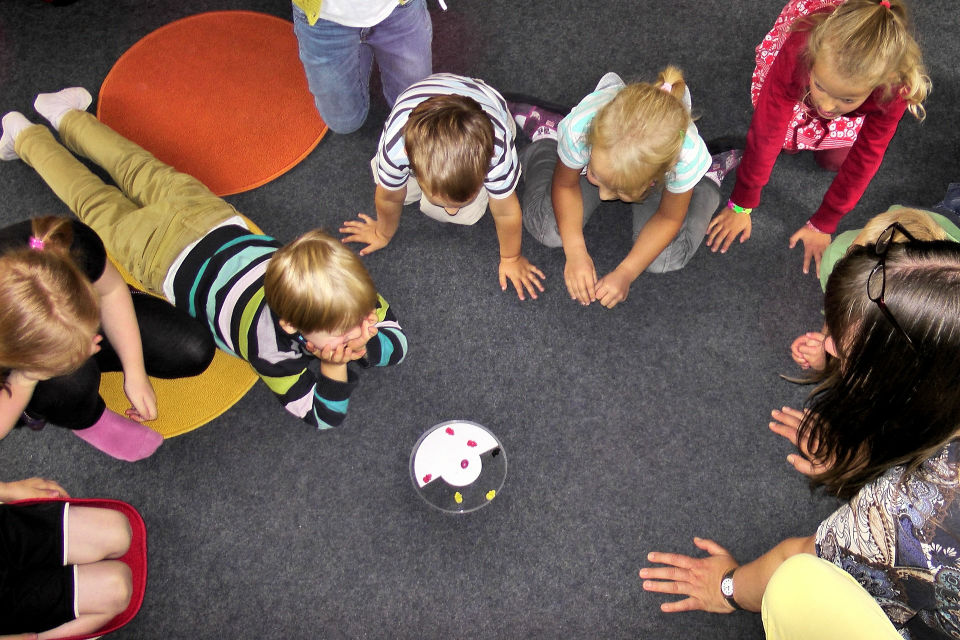 Could kids as young as three start school? Experts push for schools to open pre-kindy programs