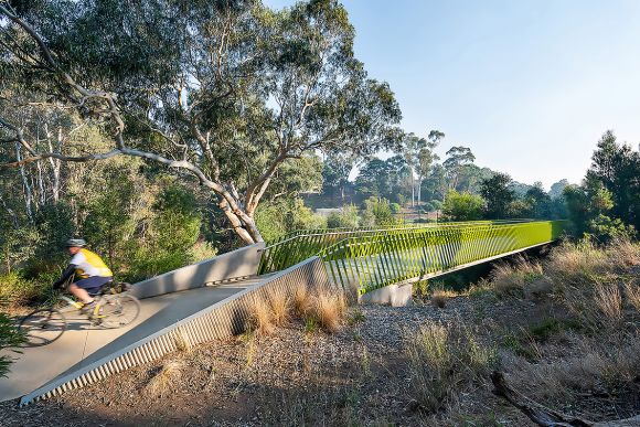 Darebin Yarra Trail link by VicRoads. Image: Emma Cross Winners of the 2018 National Landscape Architecture Awards announced