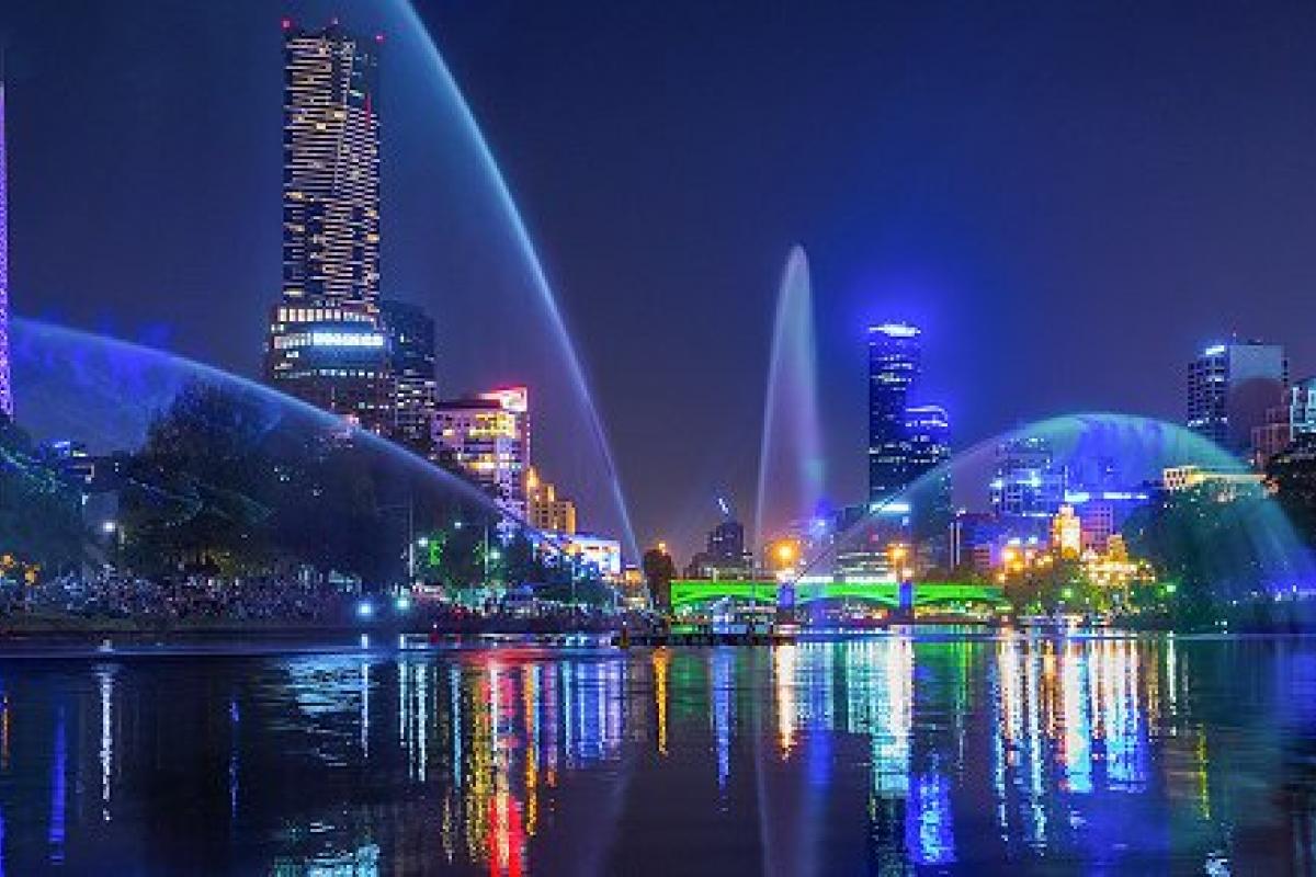 Melbourne takes the next step to a 24-hour city Melbourne takes the next step to a 24-hour city