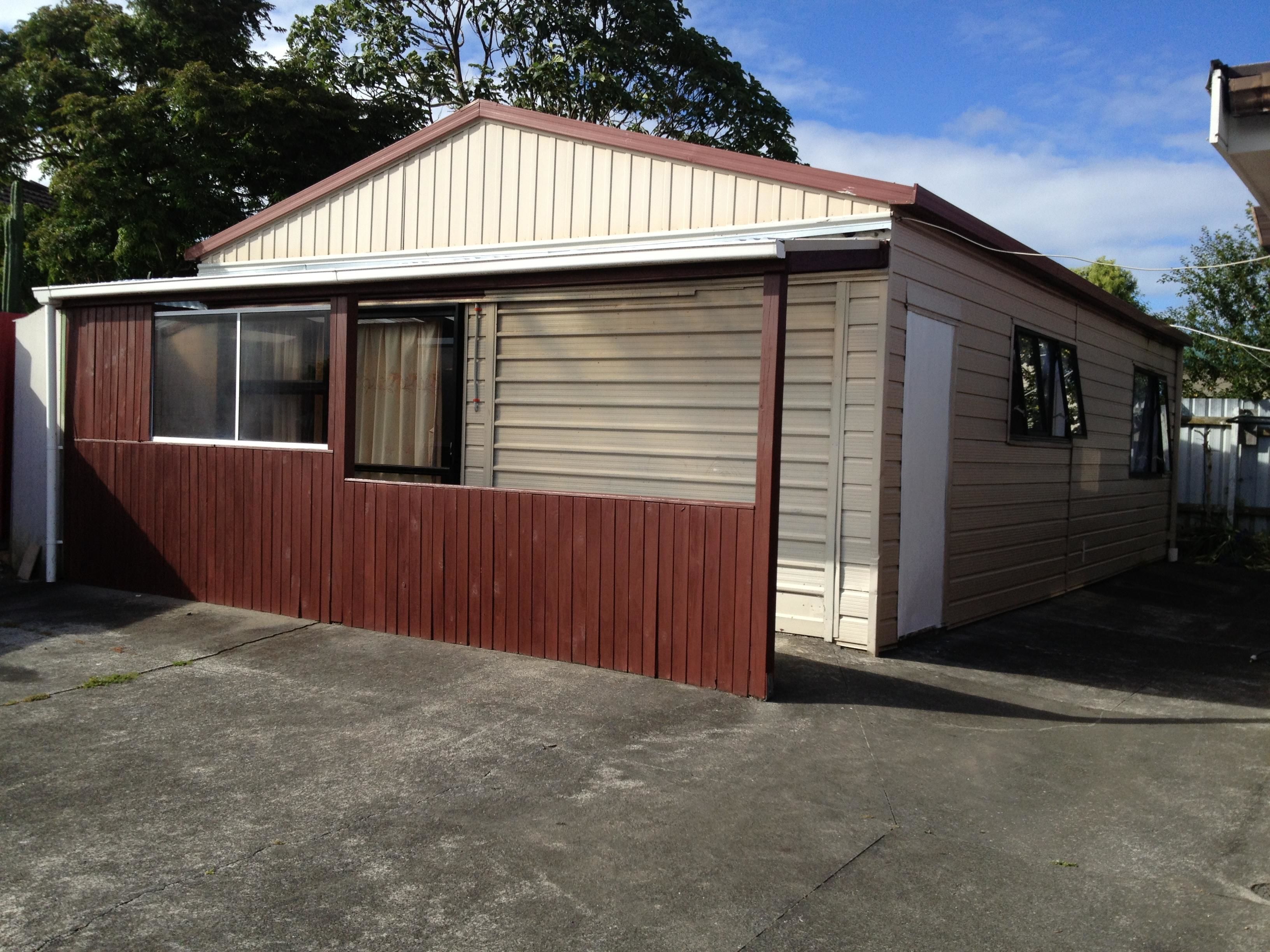 Flatbush 2 bedroom Sunny unit for rent ( 360 pw)