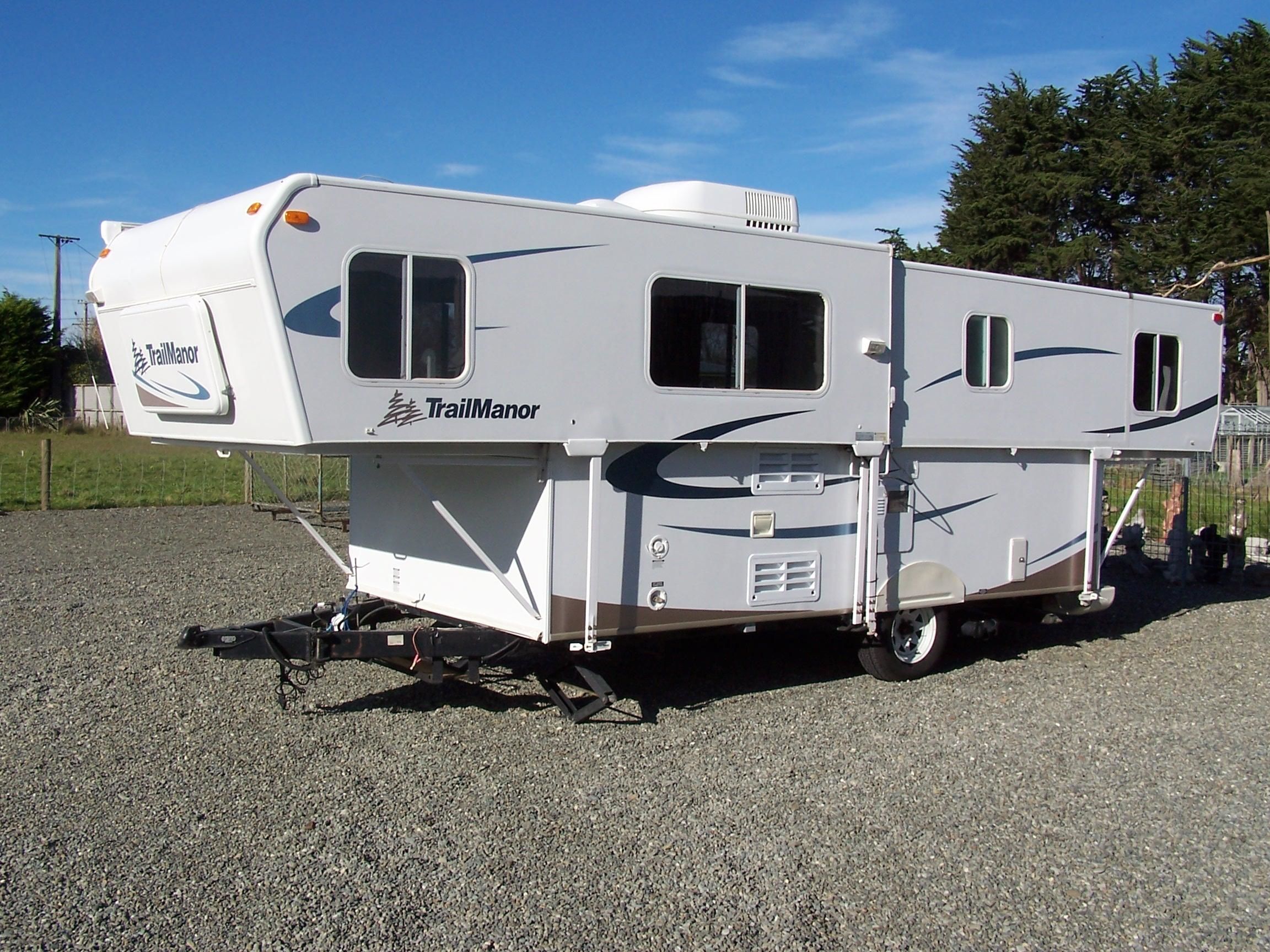 FOR SALE: 2007 Trail Manor Caravan model 2720