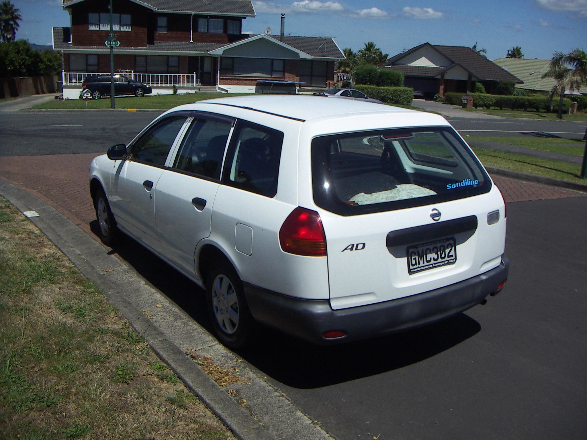 Nissan AD 2005