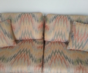 Well made 2.5 seater lounge - barely used