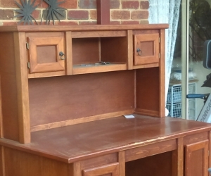 Large desk