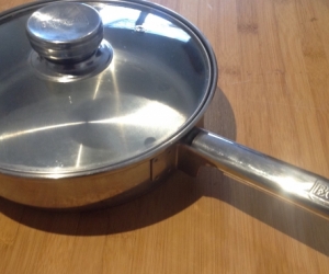 22cm Stainless frypan + Egg poacher insert