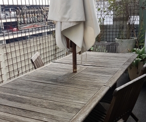 Garden table & umbrella 1800 x 700