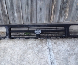 Toyota hilux front grille