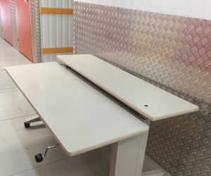 Adjustable desk work station