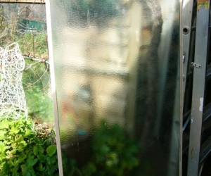 glass panel -bath screen?