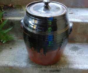 Pottery urn
