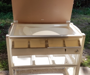 Baby change table/bath