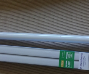 Replacement 65cm cool white fluorescent tube, new. Pickup Blackburn