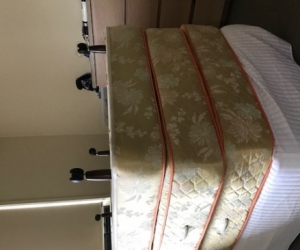 2 single beds