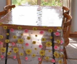 4 dining chairs and dining table with extension