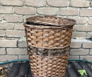 Laundry hamper