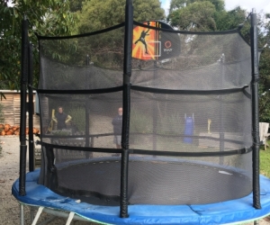 Trampoline Vuly 10ft with safety net and backboard