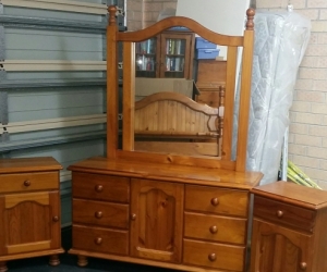 Queen bedroom suite