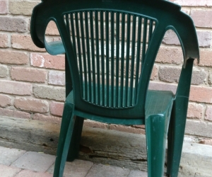 6x Green Plastic Resin Stackable Deck Chairs