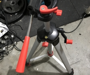 Tripod Ozito brand was used as part of laser level