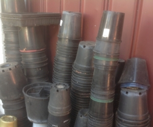 Plastic garden pots