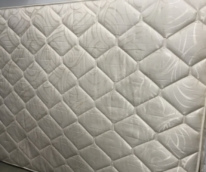 Queen Suze bed