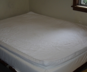 Ikea Queen size Sultan Hjartdal good condition spring Mattress with washable top.