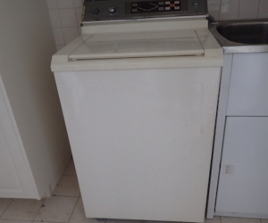 Top Loading Washing Machine in good working order