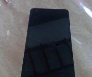 Xiaomi Smartphone broken screen(phone parts still working)