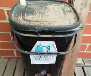 Bokashi bucket for kitchen composting