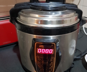 Pressure cooker - in working condition