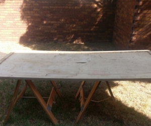 Trestle table