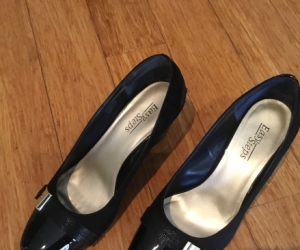 Black wedge heel patent leather shoes