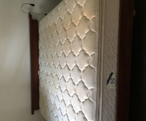 Bed base and mattress